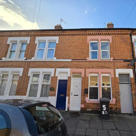 Rent this 3 bed townhouse on Edward Road in Leicester, LE2 1TH