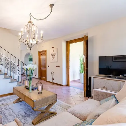 Rent this 3 bed house on Lucca