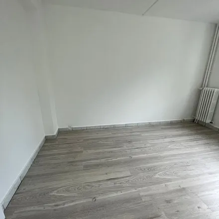 Image 3 - 1 Rue Babeuf, 80000 Amiens, France - Apartment for rent