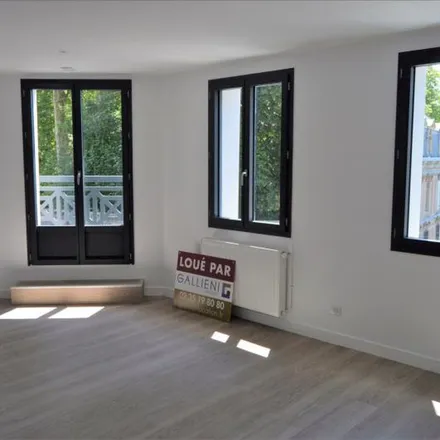 Rent this 4 bed apartment on Mairie in Rue de la Reine Élisabeth, 76310 Sainte-Adresse