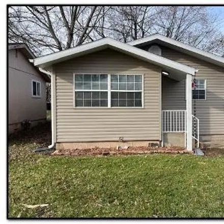 Buy this 2 bed house on 1538 West Scott Street in Springfield, MO 65802