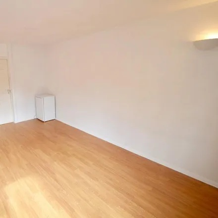 Image 3 - 39, 41 Carfield Avenue, Sheffield, S8 9HY, United Kingdom - Apartment for rent