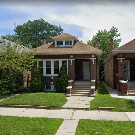 Buy this 3 bed house on 7537 South Clyde Avenue in Chicago, IL 60649