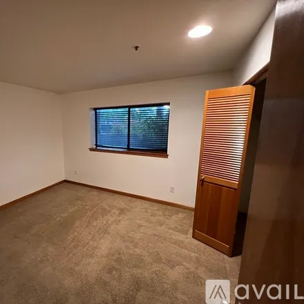 Image 9 - 606 Northwest Naito Parkway D 7 - House for rent