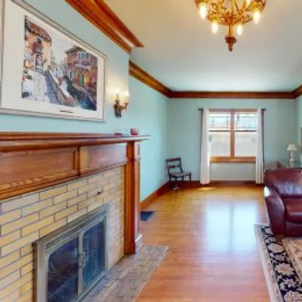 Buy this 6 bed apartment on 921 Pearl Street in Downtown Columbus, Columbus