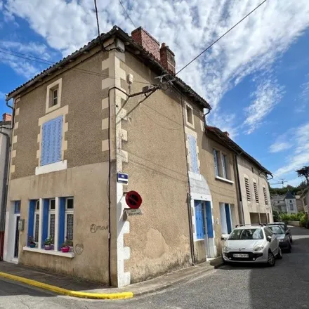 Image 1 - 86400 Civray, France - Townhouse for sale