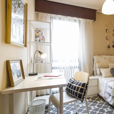 Rent this 3 bed room on Fika plaza in Fika Kalea, 48006 Bilbao
