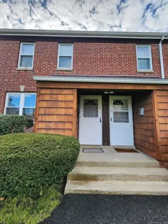 Rent this 2 bed townhouse on 67 Louisiana Ave Unit 67 in Bridgeport, Connecticut