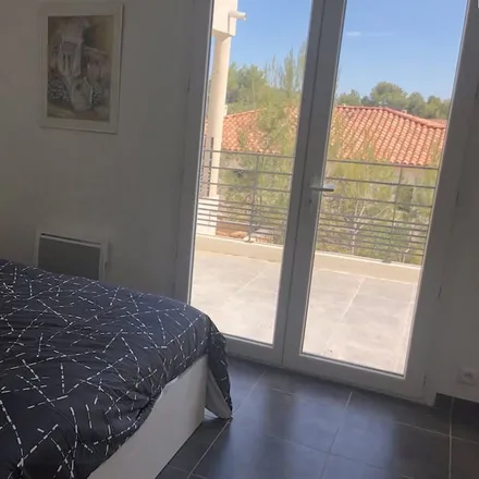Rent this 3 bed house on Centre d'incendie et de secours de La Cadière-d'Azur in Avenue Pichou Espanet, 83740 La Cadière-d'Azur