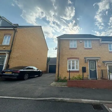 Rent this 3 bed duplex on Foxton Road in Leicester, LE5 1BE