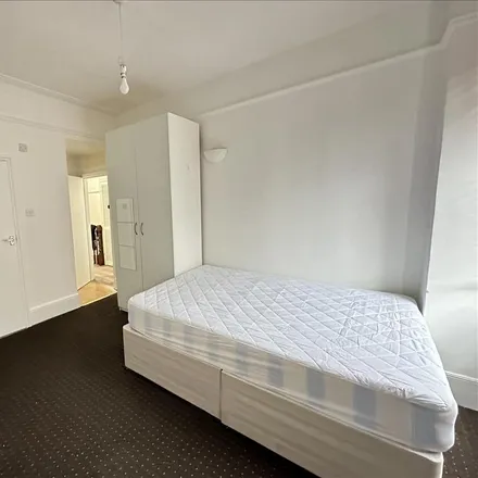 Image 2 - Ancona Road, London, NW10 5YD, United Kingdom - Room for rent