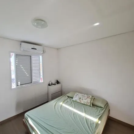 Buy this 2 bed house on Rua Waldir Carrião Soares in Caputera, Mogi das Cruzes - SP