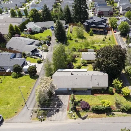 Buy this 5 bed house on 2814 Northeast 53rd Street in Vancouver, WA 98663