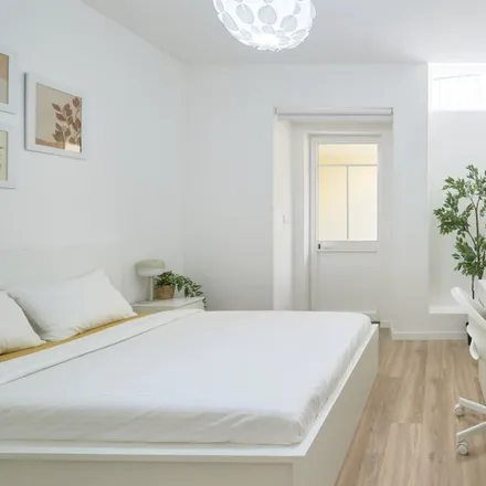 Rent this 6 bed room on Hospital Santa Marta in Rua de Santa Marta 50-50 I, 1169-024 Lisbon