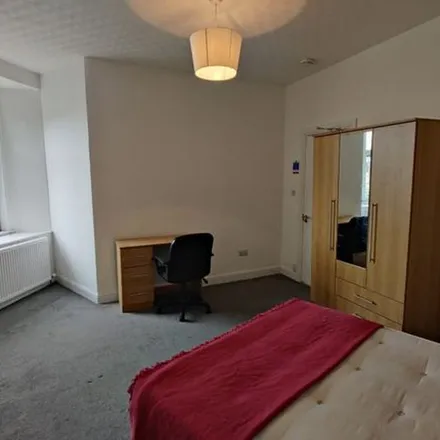 Image 8 - Ladbrokes, 100 Dura Street, Dundee, DD4 6TE, United Kingdom - Apartment for rent