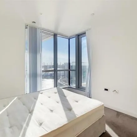 Image 7 - Charrington Tower, 11 Biscayne Avenue, London, E14 9AU, United Kingdom - Room for rent
