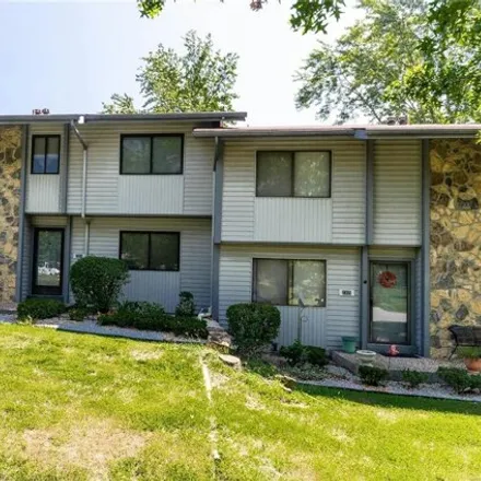 Buy this 3 bed condo on 2304 Gascony Drive in Lake Saint Louis, MO 63367