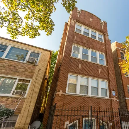 Rent this 3 bed house on 4914-4916 North Spaulding Avenue in Chicago, IL 60659