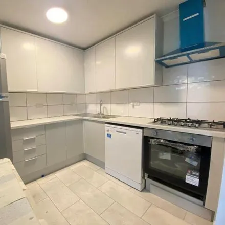 Rent this 5 bed house on Mina Road in London, SE17 2RH