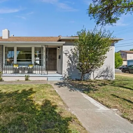 Buy this 2 bed house on 214 Reva Avenue in San Leandro, CA 95477