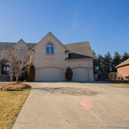 Image 1 - 49466 Jefferson Avenue, Chesterfield Shores, Chesterfield Township, MI 48047, USA - House for sale