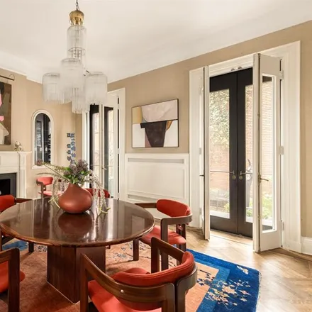 Image 3 - 10 PINEAPPLE STREET in Brooklyn Heights - Townhouse for sale