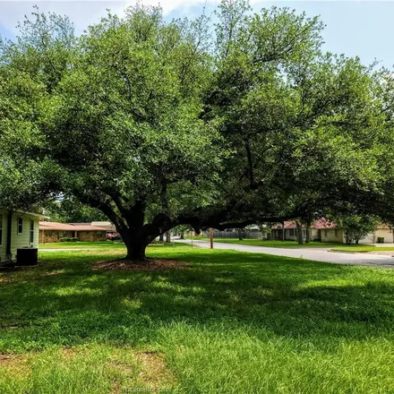Image 6 - 1208 Willow Street, Hearne, TX 77859, USA - House for sale