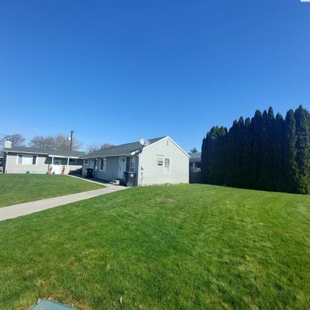 Rent this 6 bed duplex on 102 Asotin Avenue in Toppenish, WA 98948