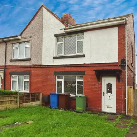 Rent this 3 bed duplex on 10 The Avenue in Wigan, WN6 8JX