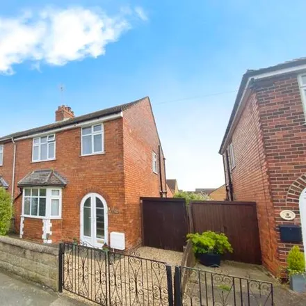 Buy this 3 bed duplex on Huntingtower Road in Grantham, NG31 7AZ