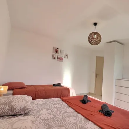 Rent this 2 bed house on Rue du Docteur René Chesnais in 35580 Baulon, France