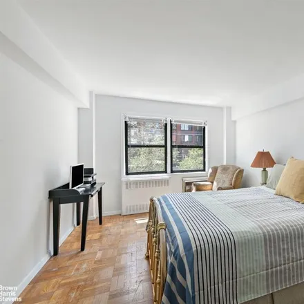 Image 2 - 333 EAST 75TH STREET 4F in New York - Apartment for sale