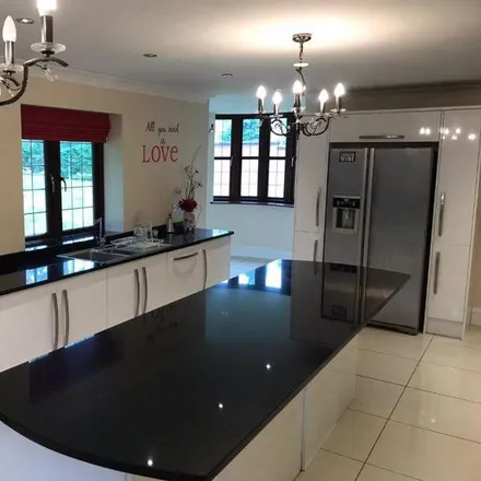 Image 5 - Tinacre Hill, Tettenhall Wood, WV6 8DB, United Kingdom - House for rent
