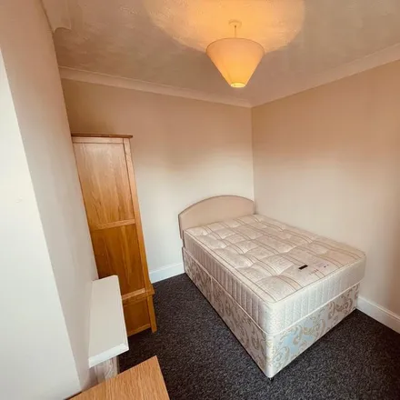 Rent this 1 bed room on 27 Kent Road in Reading, RG30 2EJ