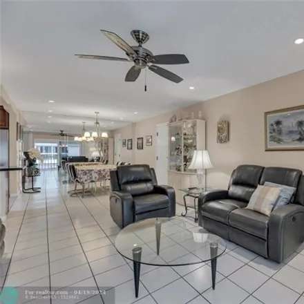 Image 8 - 5571 Bay Club Drive, Fort Lauderdale, FL 33308, USA - Condo for sale