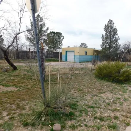 Image 2 - 1081 East 6th Avenue, Truth or Consequences, NM 87901, USA - House for sale