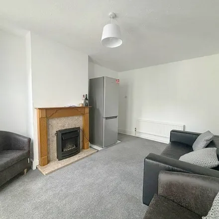 Rent this 1 bed apartment on 43 Southway in Guildford, GU2 8DF