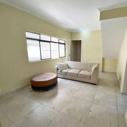 Buy this 5 bed apartment on Rua Itararé in Guilhermina, Praia Grande - SP