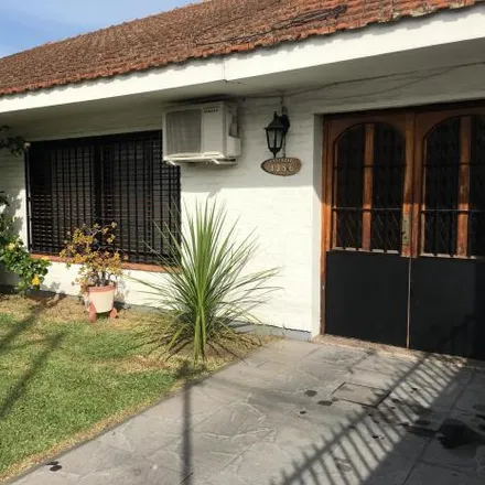 Buy this 3 bed house on Juan José Castelli 1352 in Adrogué, Argentina