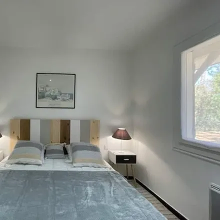 Rent this 2 bed house on 33 Avenue de la Marne in 33950 Lège-Cap-Ferret, France