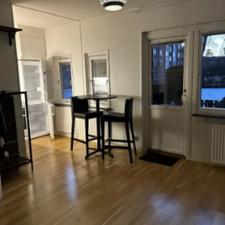 Rent this 1 bed apartment on Gunnilbogatan 30C in 723 34 Västerås, Sweden