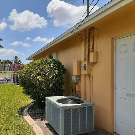 Image 5 - Shelby Parkway, Cape Coral, FL 33904, USA - House for sale