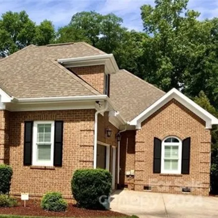 Buy this 3 bed house on 719 Mendenhall Ct in Fort Mill, South Carolina