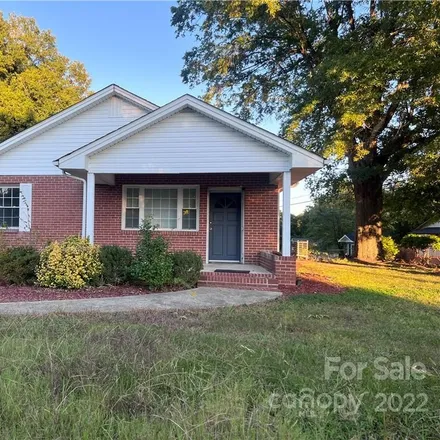 Buy this 3 bed house on 510 West Norment Avenue in Oakland Park, Gastonia