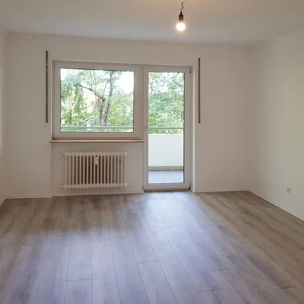 Rent this 3 bed apartment on Breslauer Straße 30 in 66121 Saarbrücken, Germany