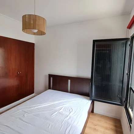 Rent this 2 bed apartment on Jogo da Bola in Loja Basílio, Rua 5 de Outubro