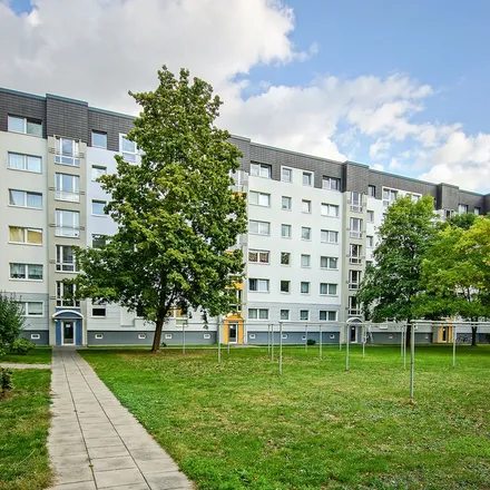 Rent this 3 bed apartment on Ulberndorfer Weg 6 in 01277 Dresden, Germany