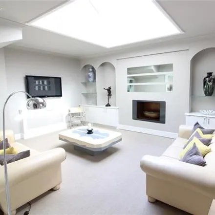 Rent this 3 bed apartment on 58 Westbourne Terrace in London, W2 3UZ