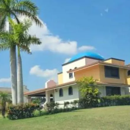 Buy this 4 bed house on Calle Laguna de Champayán Norte in FRACCIONAMIENTO LAGUNAS DE MIRALTA, 89318