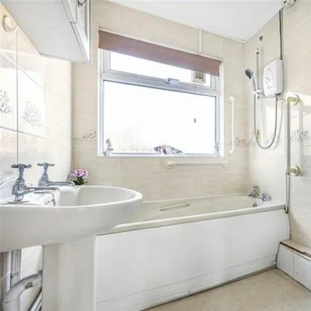 Image 6 - 1-12 Rothamsted Avenue, Hatching Green, AL5 2DR, United Kingdom - Apartment for sale